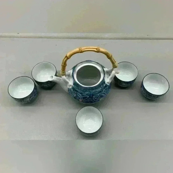 Japanese Dobin - Blue Floral Porcelain Arita-Yaki Teapot tea cups set - Picture 5 of 15